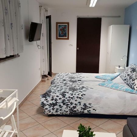 L&M Room Πούλα Εξωτερικό φωτογραφία