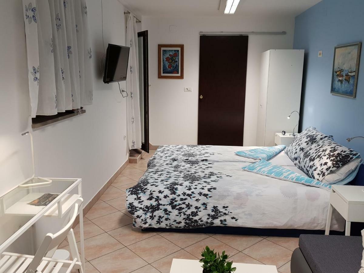 L&M Room Πούλα Εξωτερικό φωτογραφία