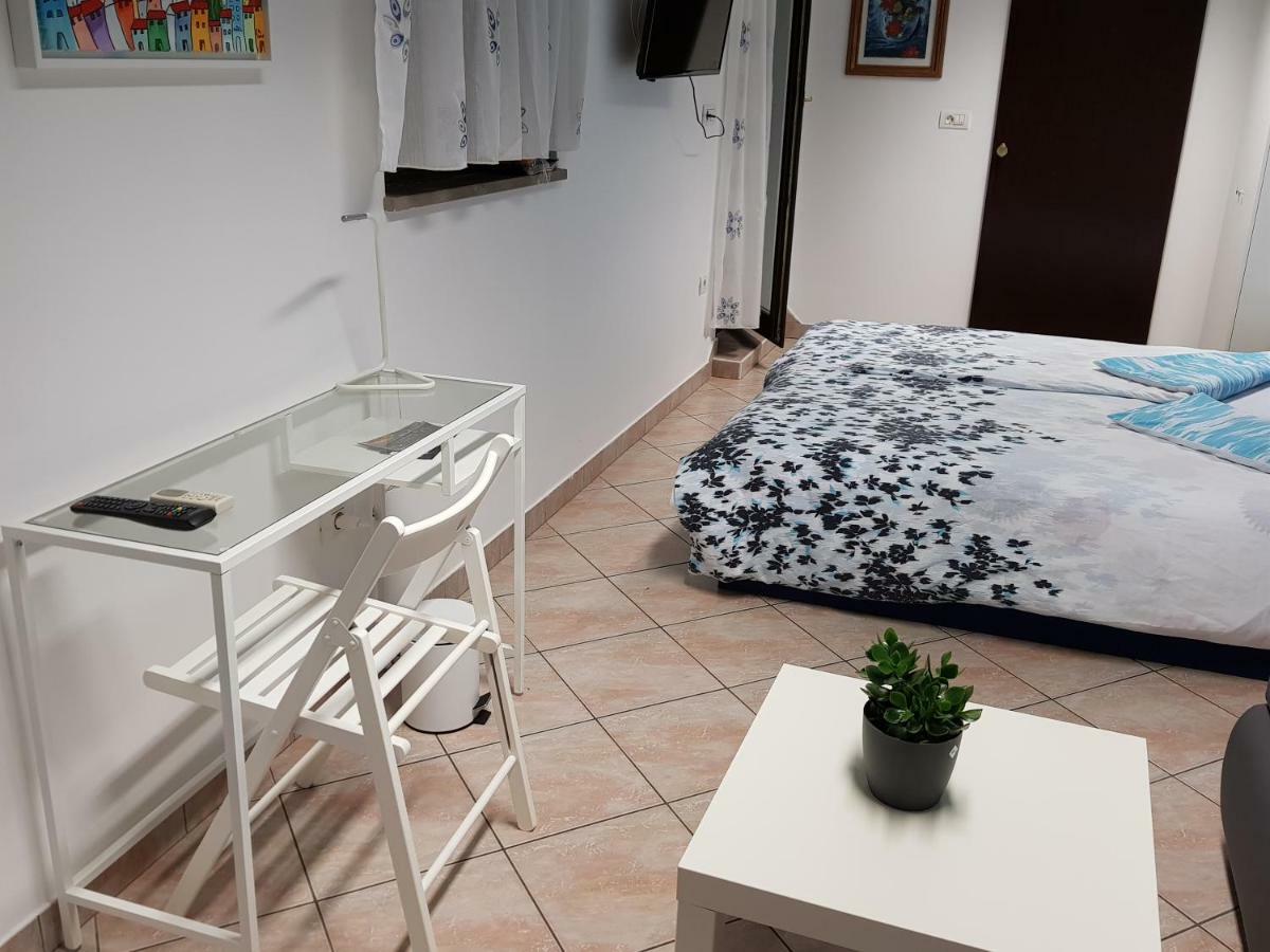 L&M Room Πούλα Εξωτερικό φωτογραφία